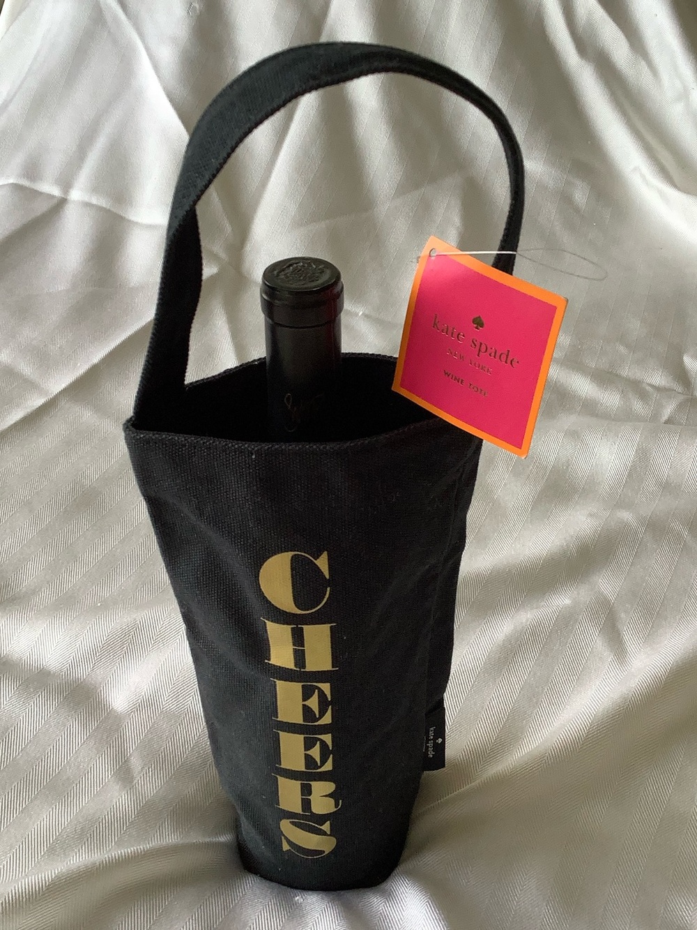 NWT Kate Spade Wine Tote 🛍️ TY🙏🏾 (BOTTLE NOT INCL🤪No Cancellations or Returns😉)